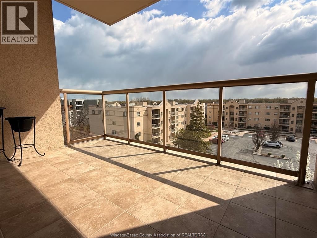 501 - 315 VILLAGE GROVE DRIVE Image 24