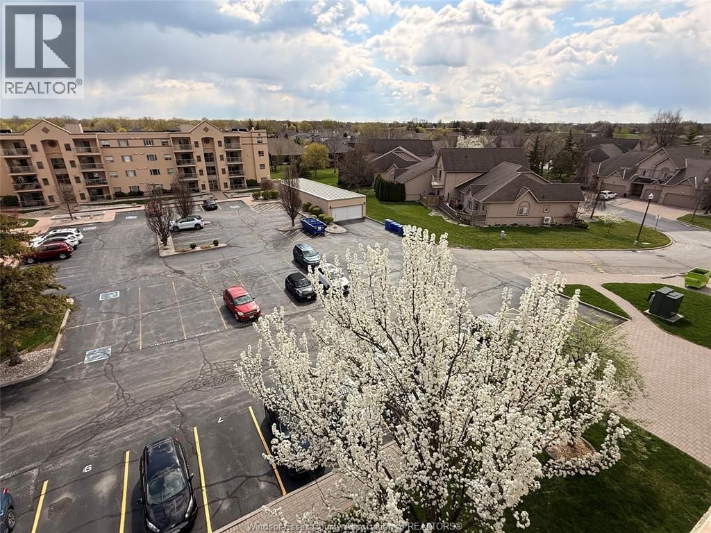 501 - 315 VILLAGE GROVE DRIVE Image 26