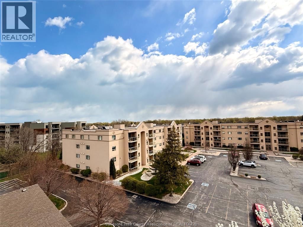 501 - 315 VILLAGE GROVE DRIVE Image 28