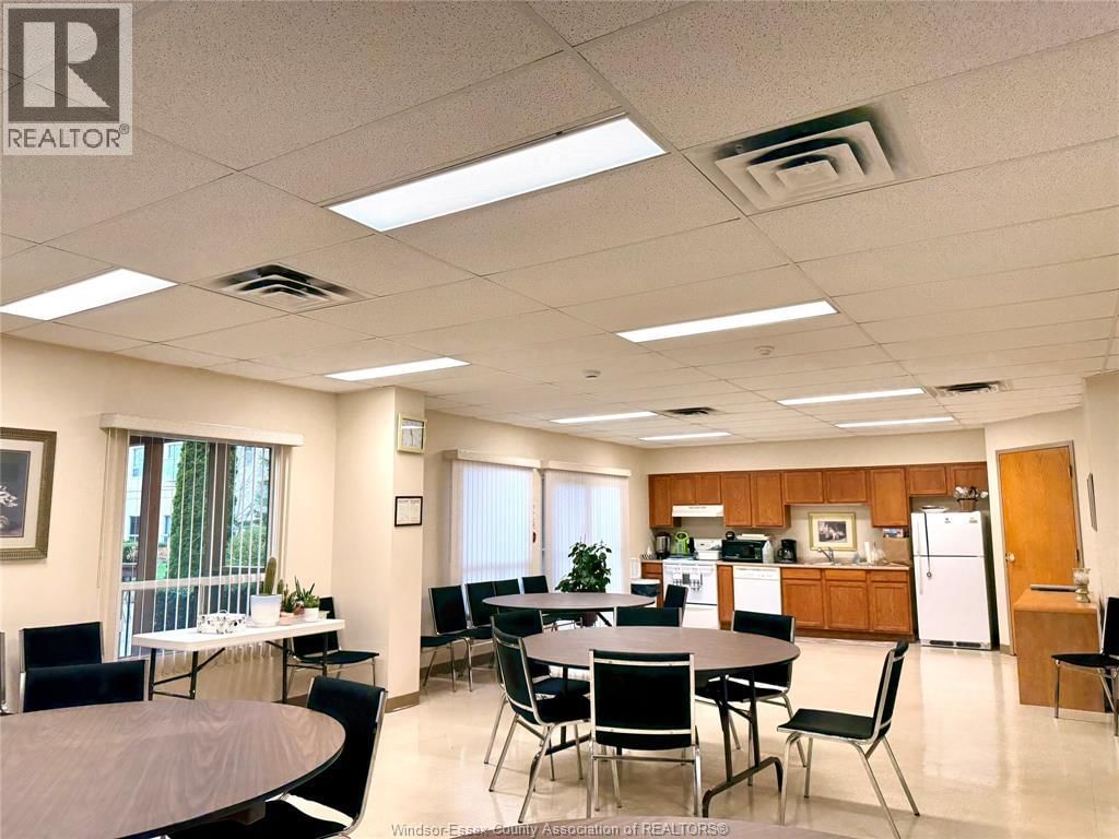 501 - 315 VILLAGE GROVE DRIVE Image 29