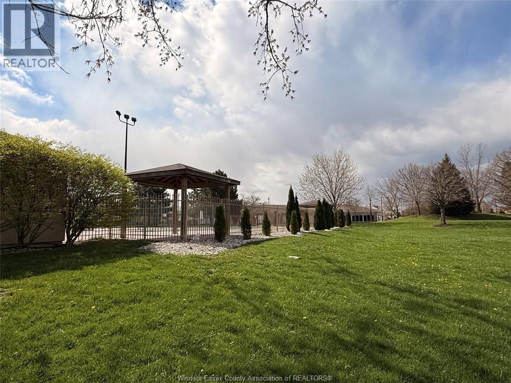 501 - 315 VILLAGE GROVE DRIVE Image 34