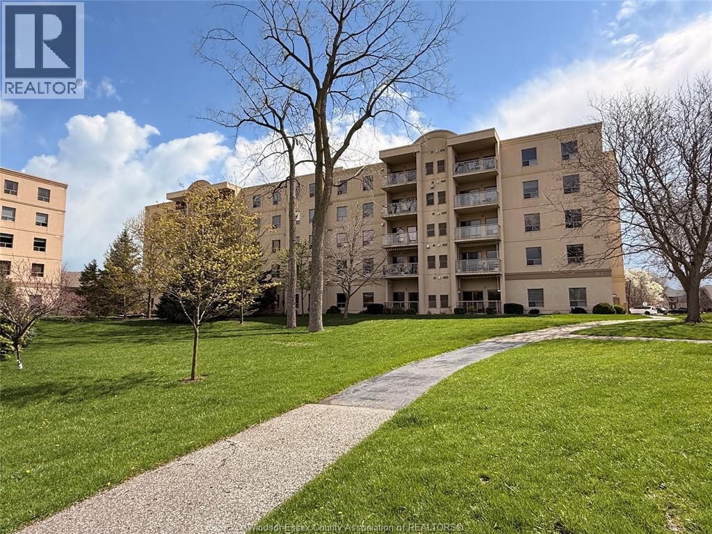 501 - 315 VILLAGE GROVE DRIVE Image 35