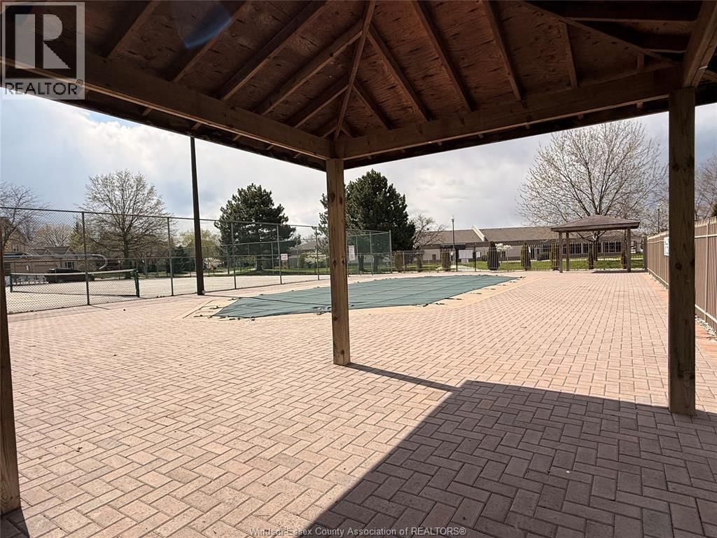 501 - 315 VILLAGE GROVE DRIVE Image 36