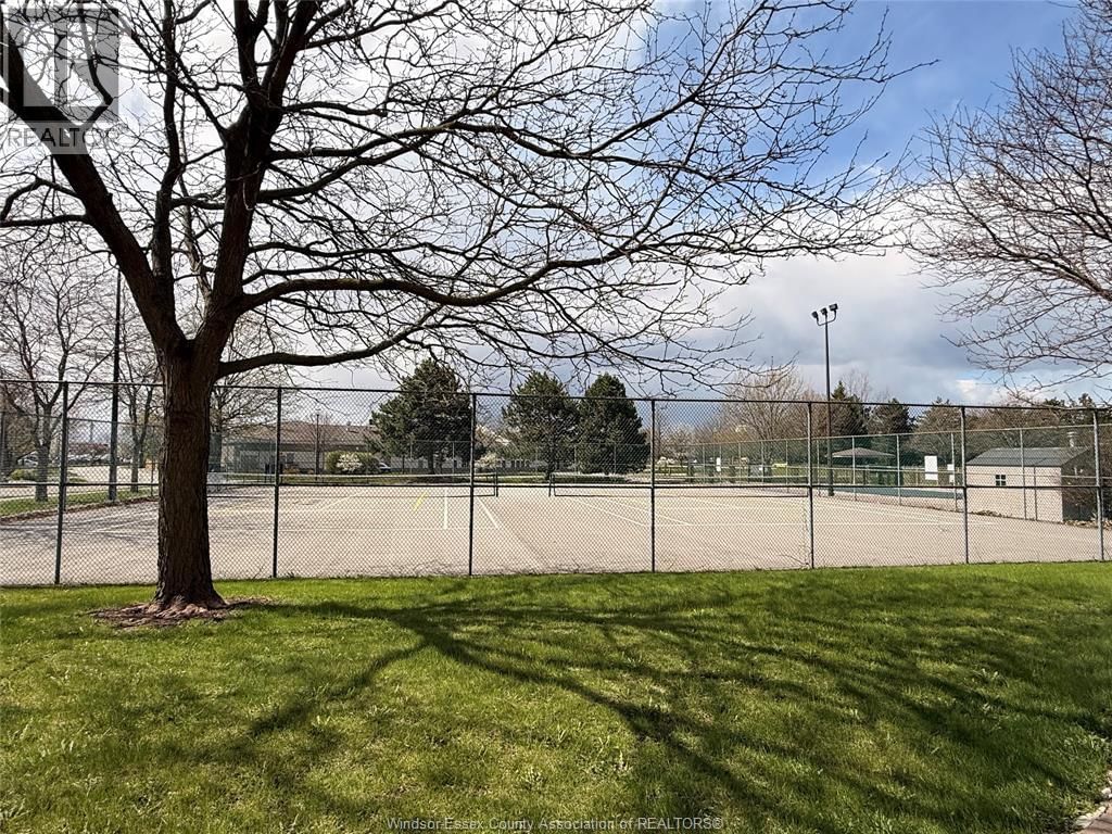 501 - 315 VILLAGE GROVE DRIVE Image 37