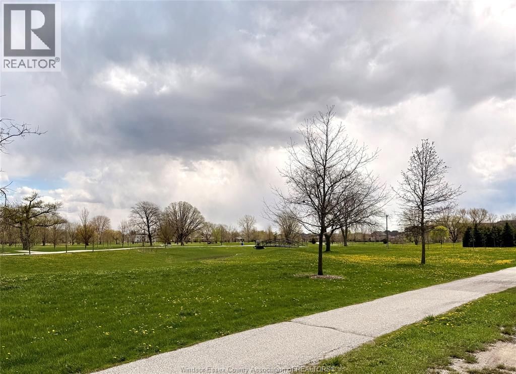 501 - 315 VILLAGE GROVE DRIVE Image 38