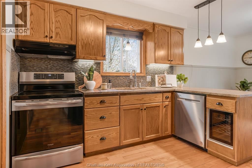 72 GOLDPARK ROAD Image 10