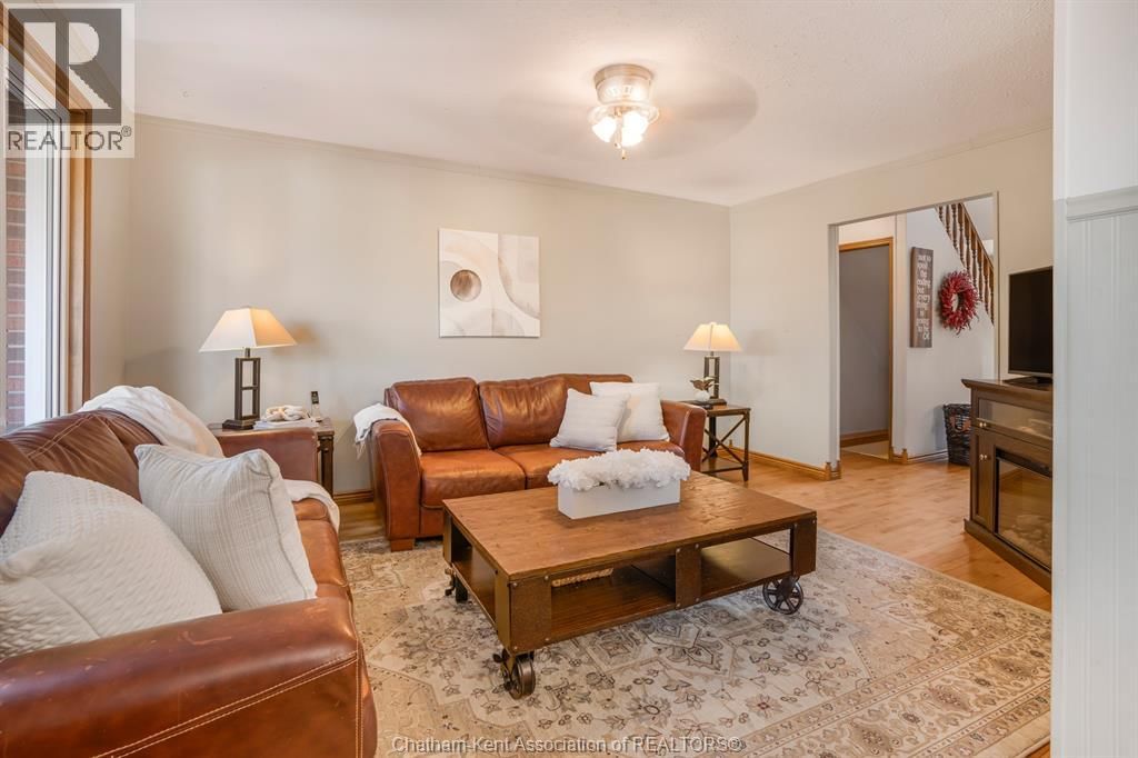 72 GOLDPARK ROAD Image 12