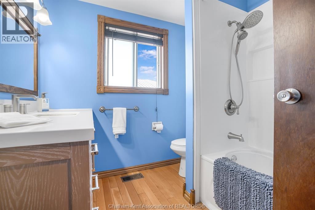 72 GOLDPARK ROAD Image 19