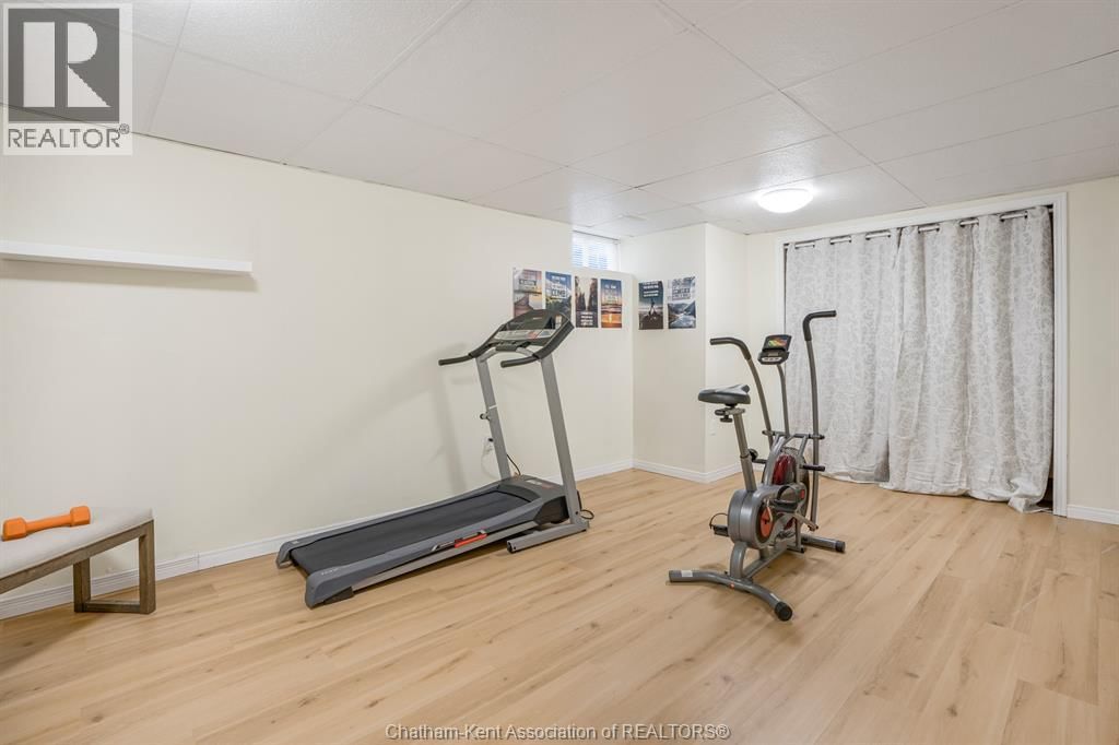 72 GOLDPARK ROAD Image 22