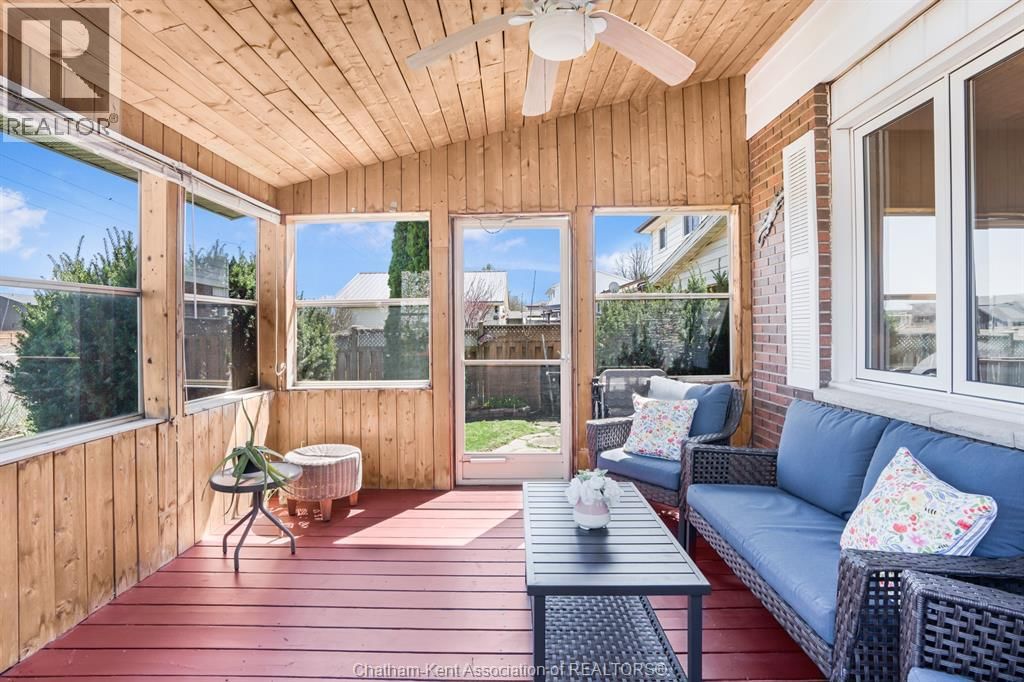 72 GOLDPARK ROAD Image 24