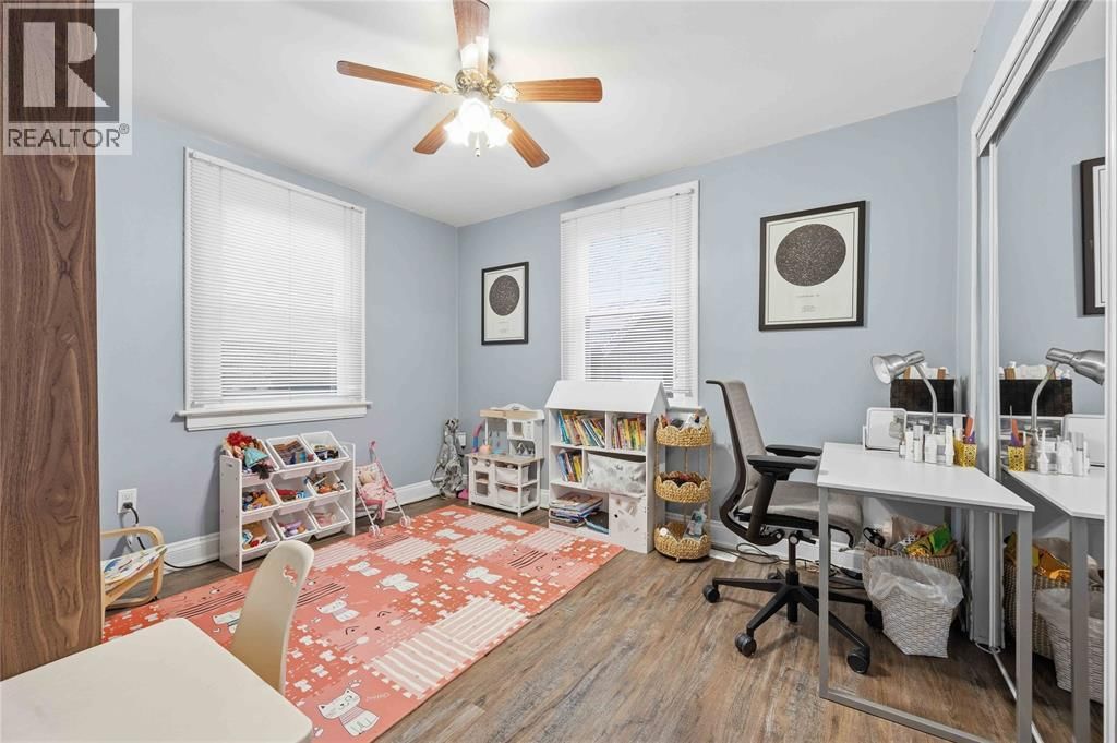 323 MARIA STREET Image 12