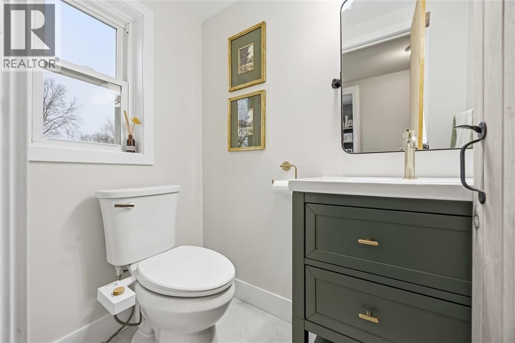 323 MARIA STREET Image 17