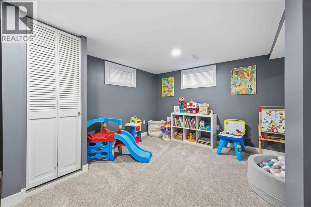 323 MARIA STREET Image 26