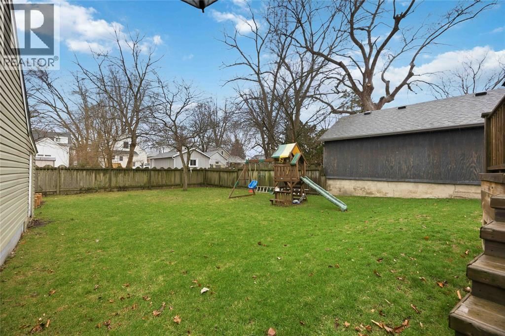 323 MARIA STREET Image 32