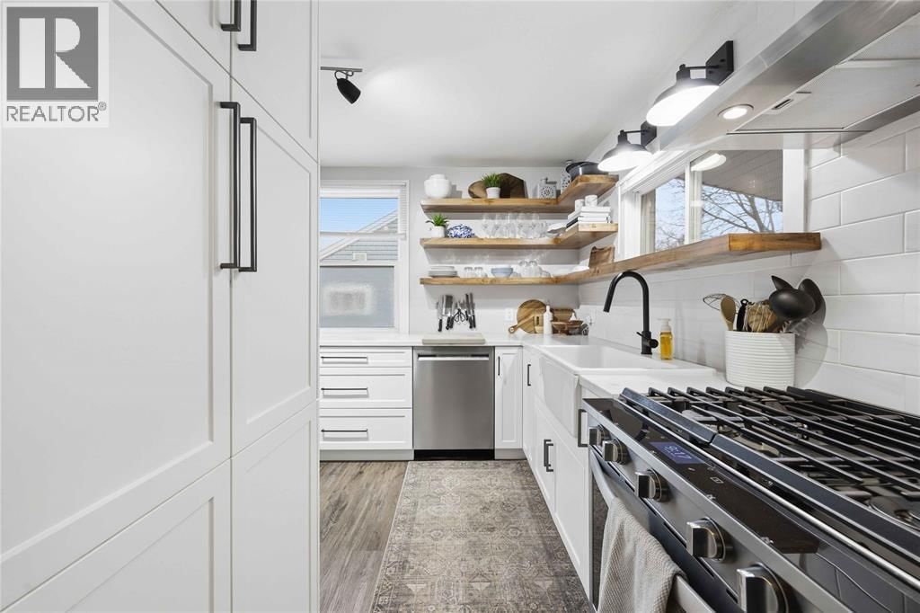 323 MARIA STREET Image 11