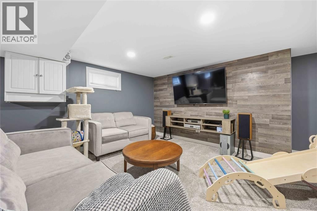 323 MARIA STREET Image 24