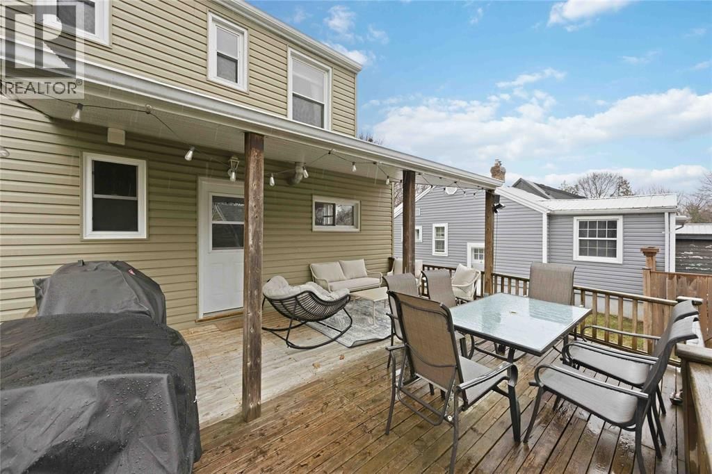 323 MARIA STREET Image 29