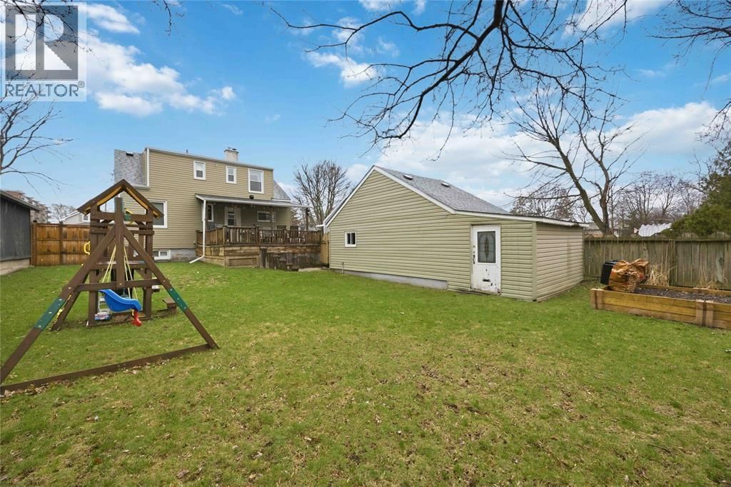 323 MARIA STREET Image 31