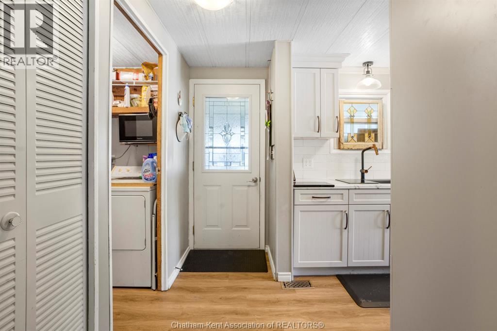 18 JAMES COURT Image 11