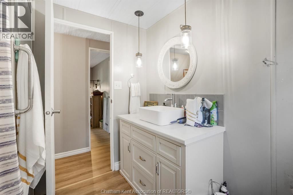 18 JAMES COURT Image 13