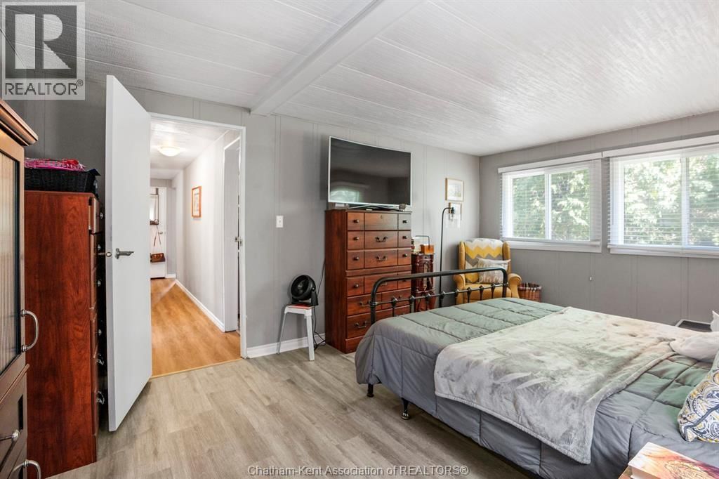 18 JAMES COURT Image 19