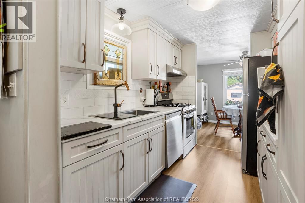 18 JAMES COURT Image 9