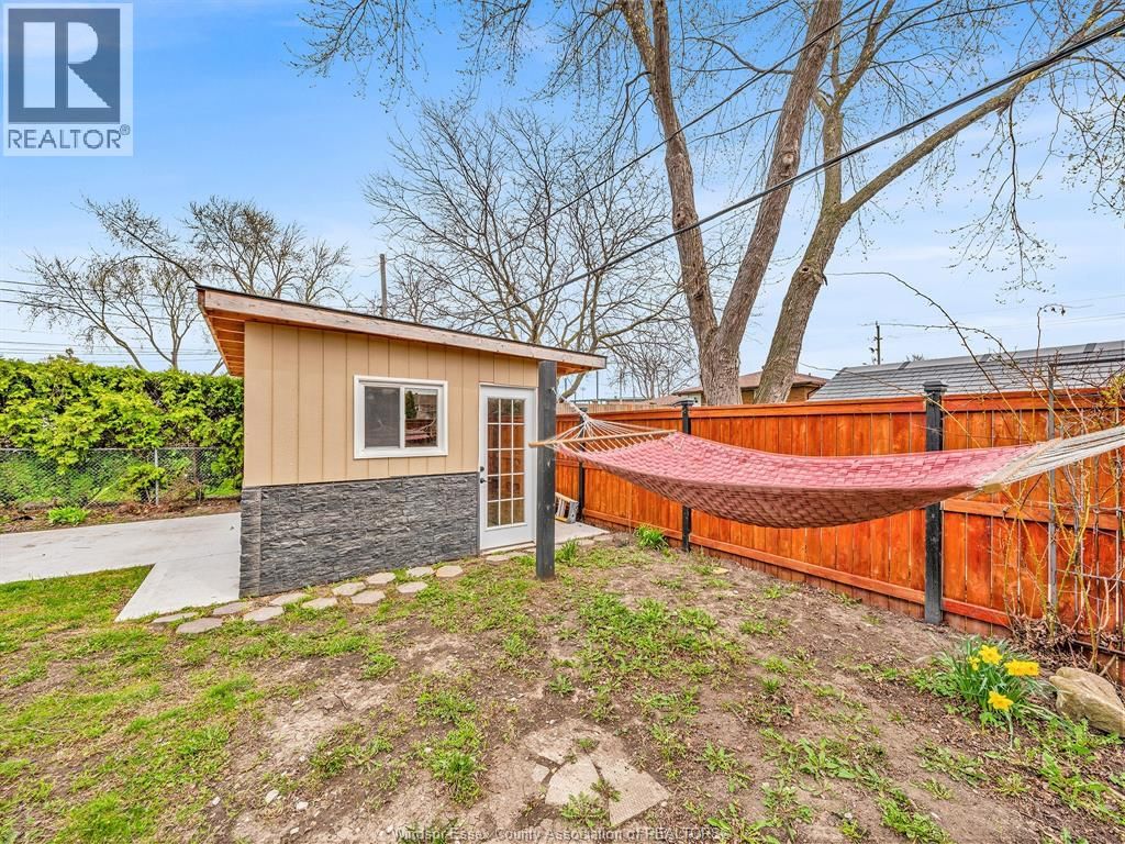 622 LABUTE STREET Image 11