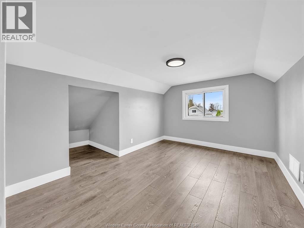 622 LABUTE STREET Image 35