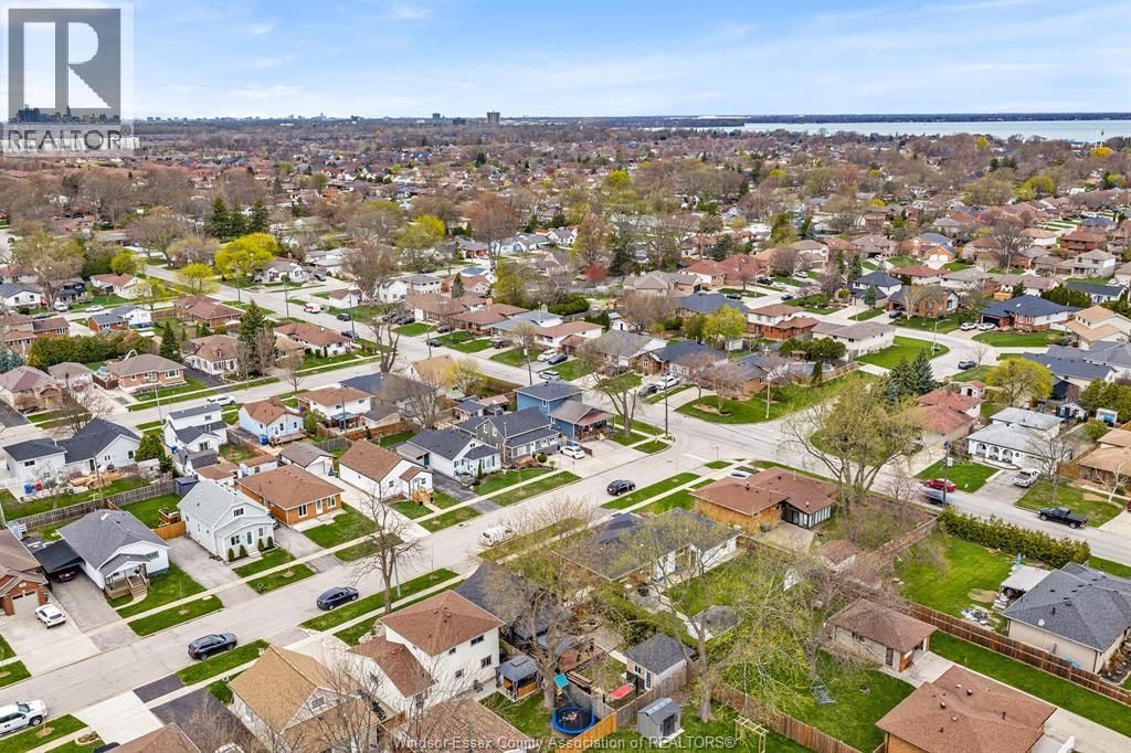 622 LABUTE STREET Image 39