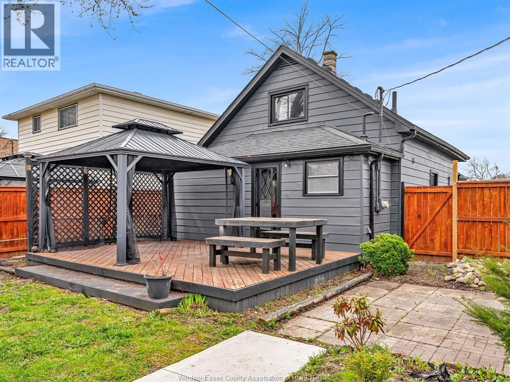 622 LABUTE STREET Image 9