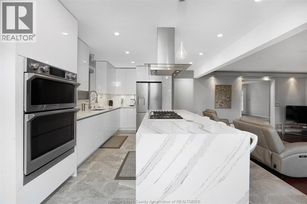 2098 EDGEMORE AVENUE Image 13