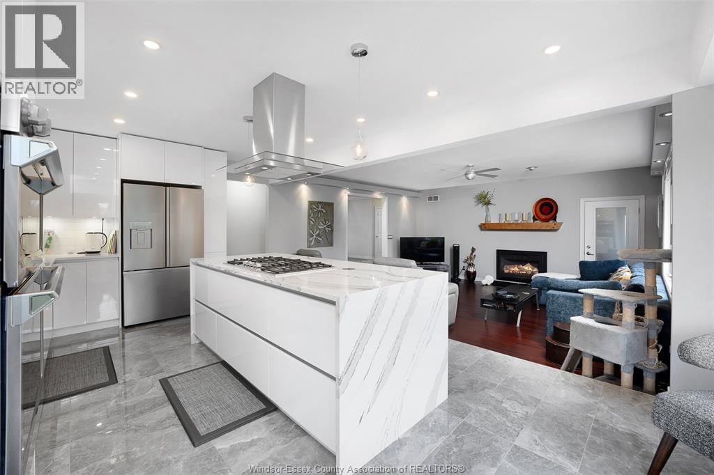 2098 EDGEMORE AVENUE Image 14