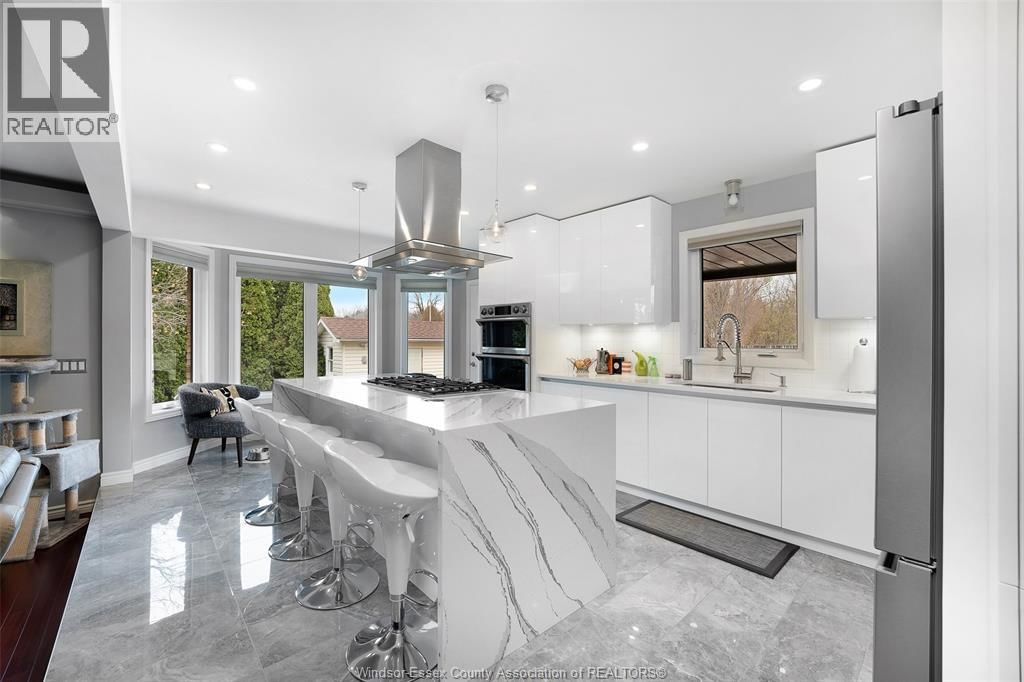 2098 EDGEMORE AVENUE Image 15