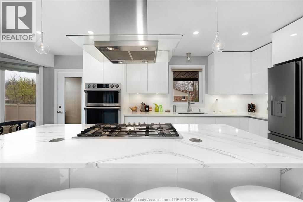 2098 EDGEMORE AVENUE Image 16