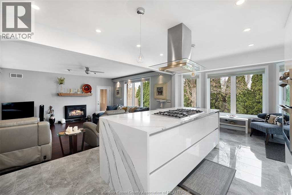 2098 EDGEMORE AVENUE Image 17