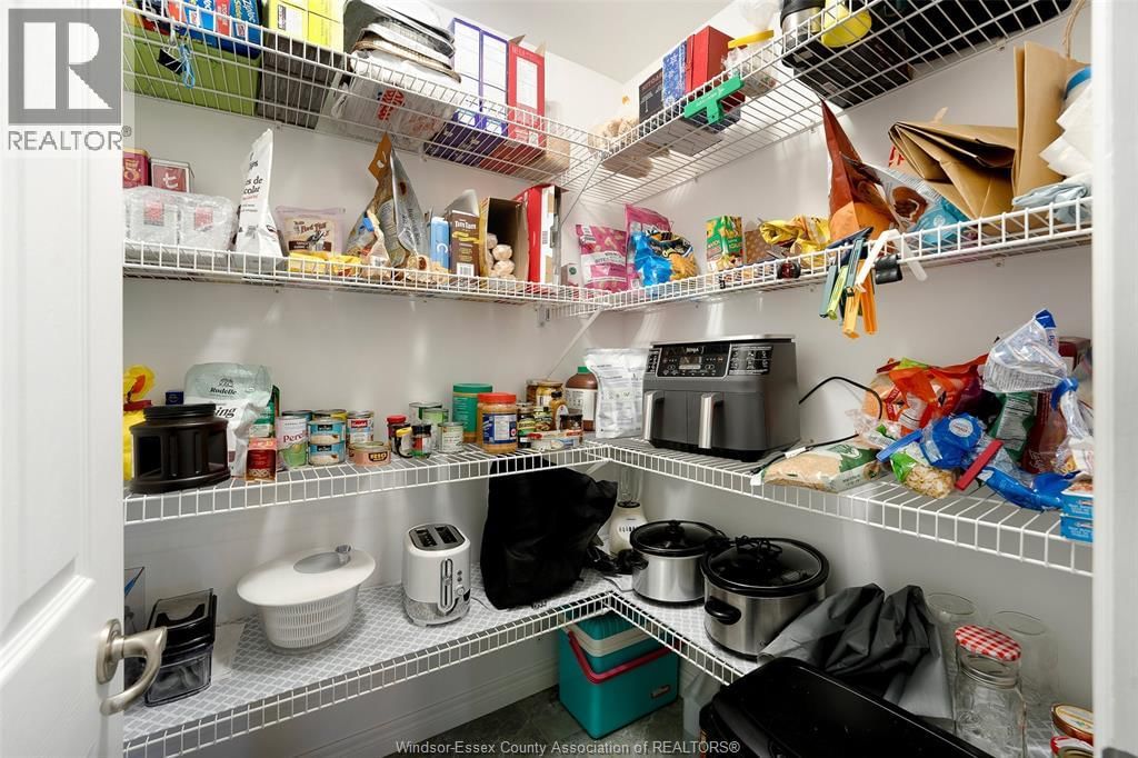 2098 EDGEMORE AVENUE Image 19