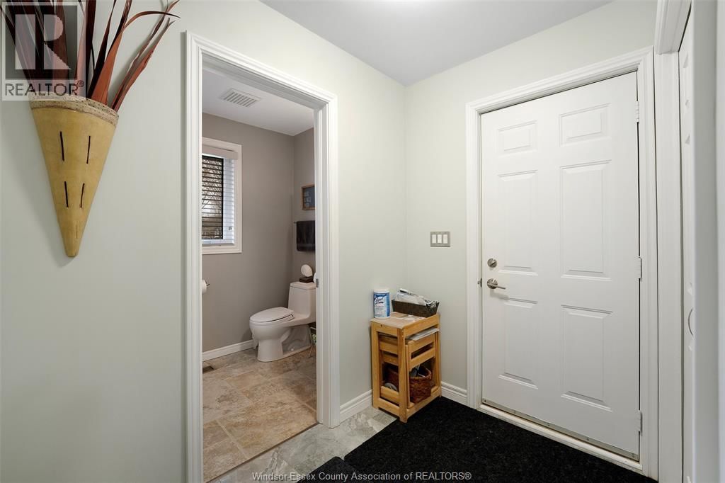 2098 EDGEMORE AVENUE Image 20