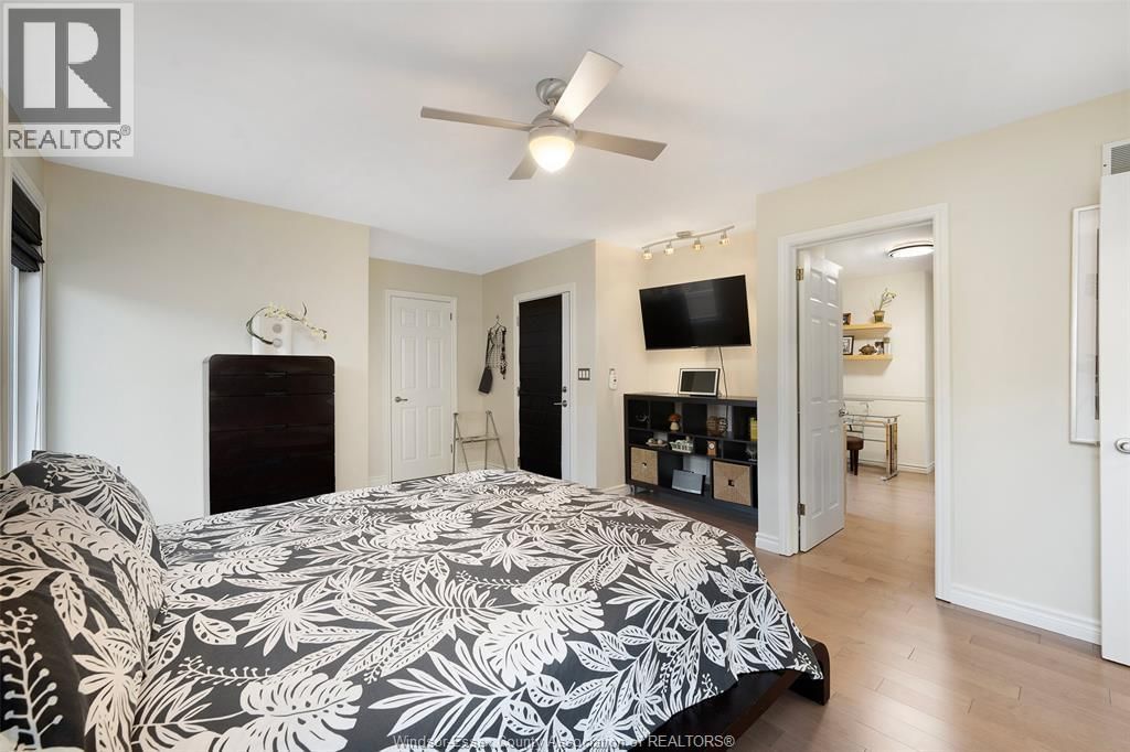 2098 EDGEMORE AVENUE Image 24