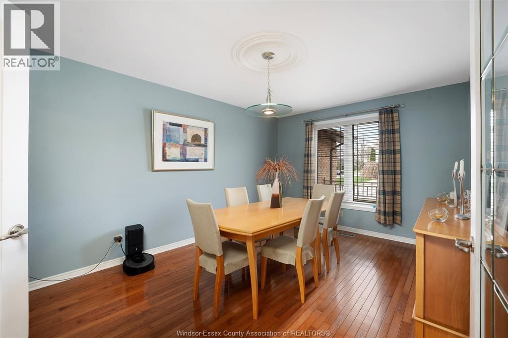 2098 EDGEMORE AVENUE Image 31