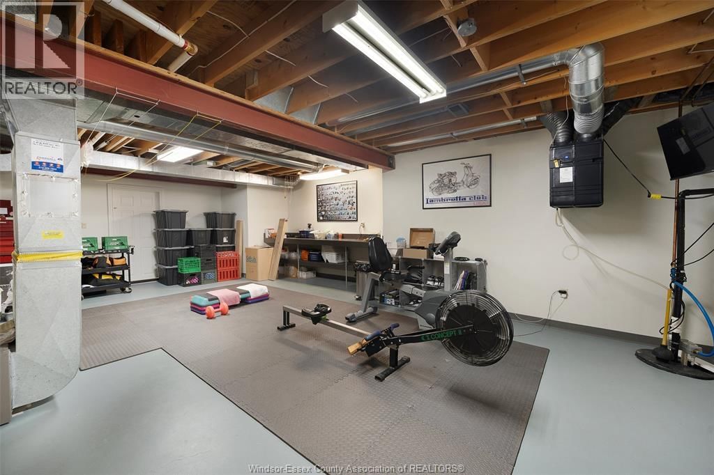 2098 EDGEMORE AVENUE Image 39