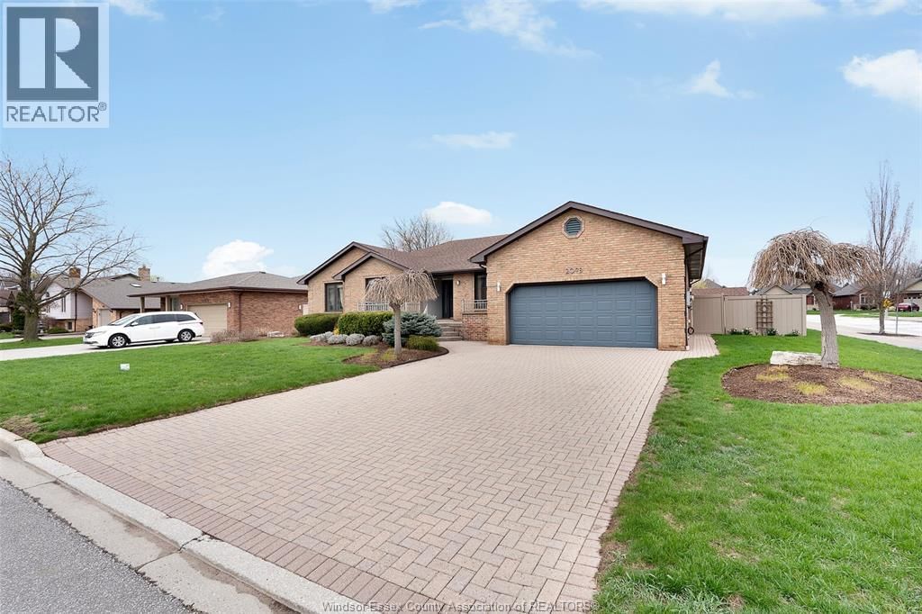 2098 EDGEMORE AVENUE Image 4