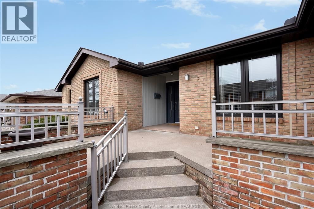 2098 EDGEMORE AVENUE Image 43