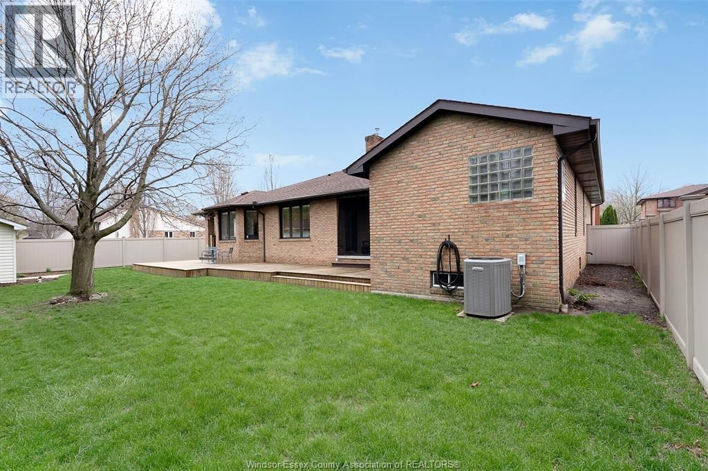 2098 EDGEMORE AVENUE Image 47