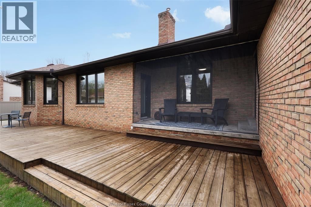 2098 EDGEMORE AVENUE Image 48