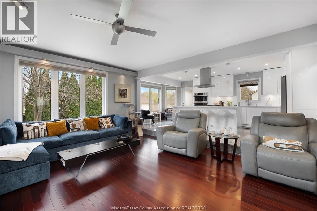 2098 EDGEMORE AVENUE Image 9