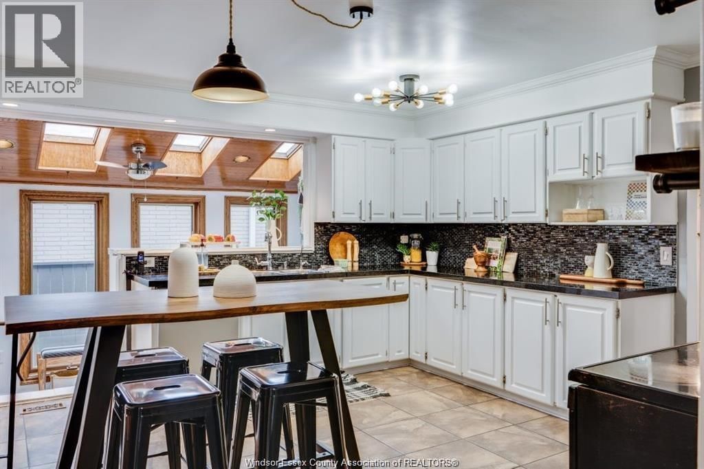 145 CENTENNIAL DRIVE Image 17