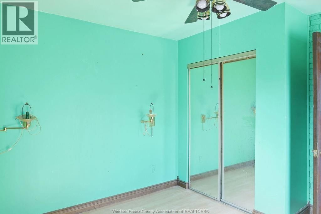 2417 PILLETTE ROAD Image 18