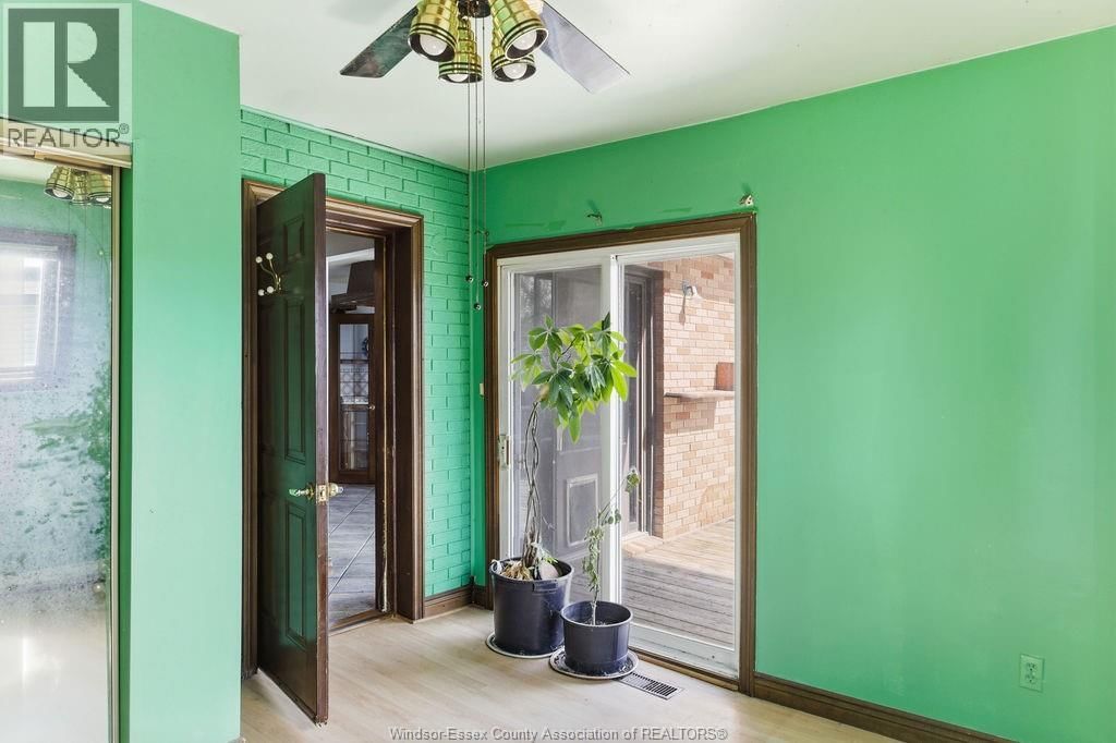 2417 PILLETTE ROAD Image 19