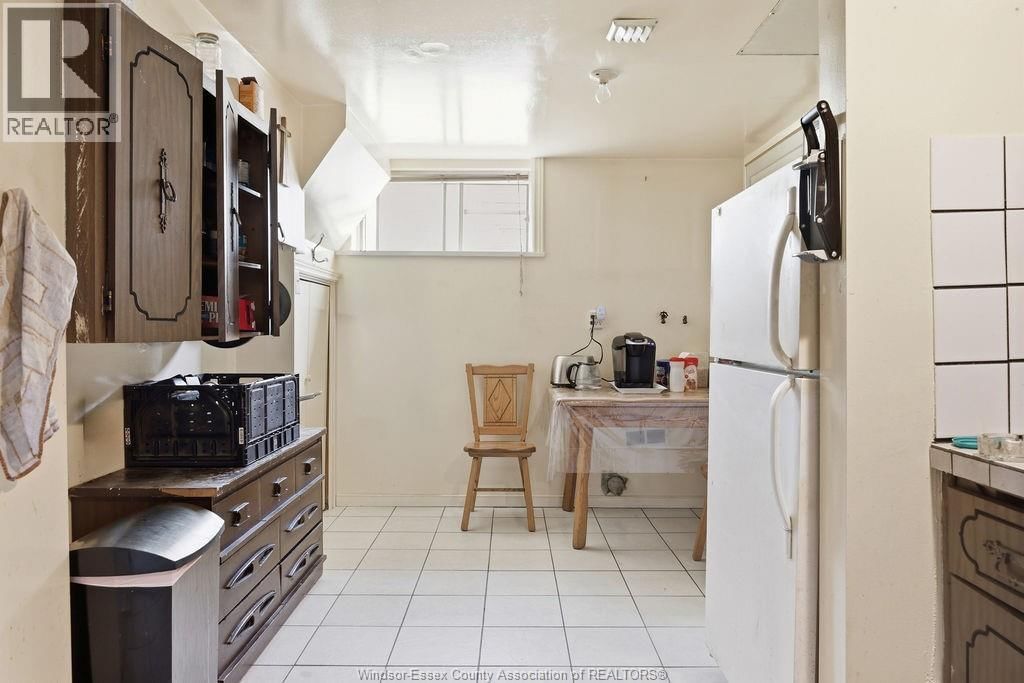 2417 PILLETTE ROAD Image 26