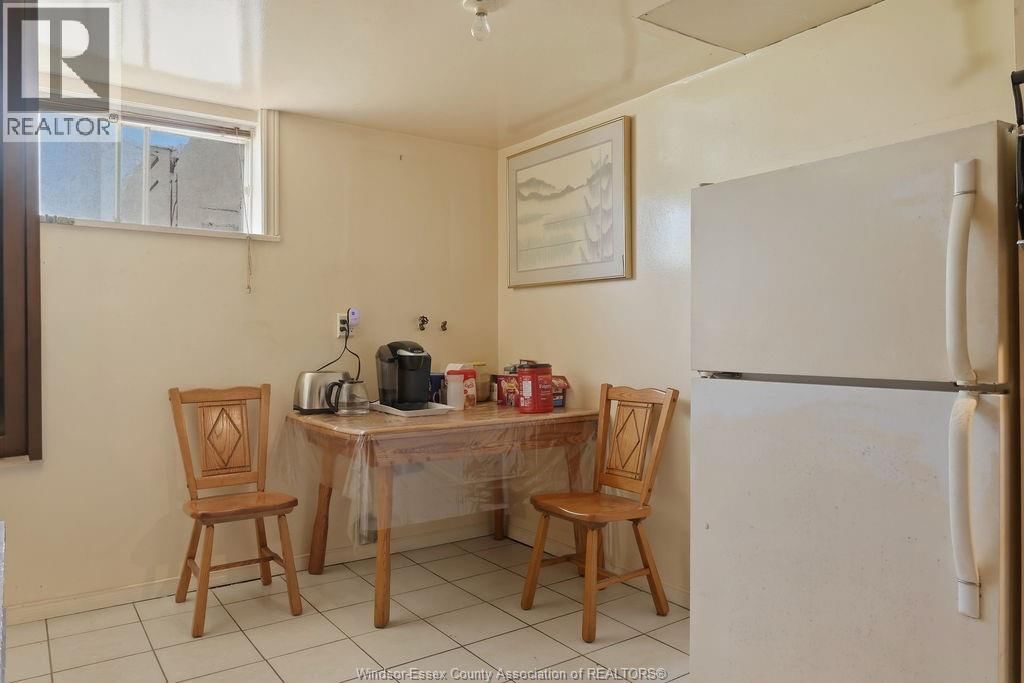 2417 PILLETTE ROAD Image 27